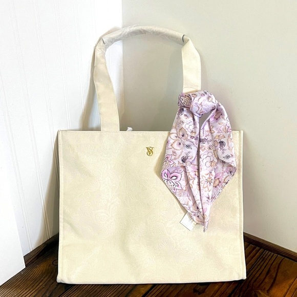 NWT Victoria’s Secret Elegant Cream Tote Bag with Scarf - Picture 1 of 6